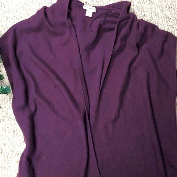 Beautiful Long open front vest style cardigan - Picture 2 of 11